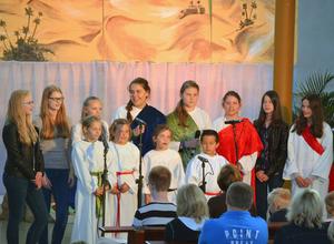 Der Chor mit Kindern und Jugendlichen aus der Pfarreiengemeinschaft Linz